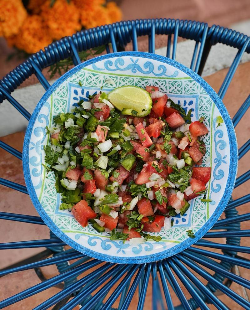Lengvos meksikietiškos salotos „pico de gallo“